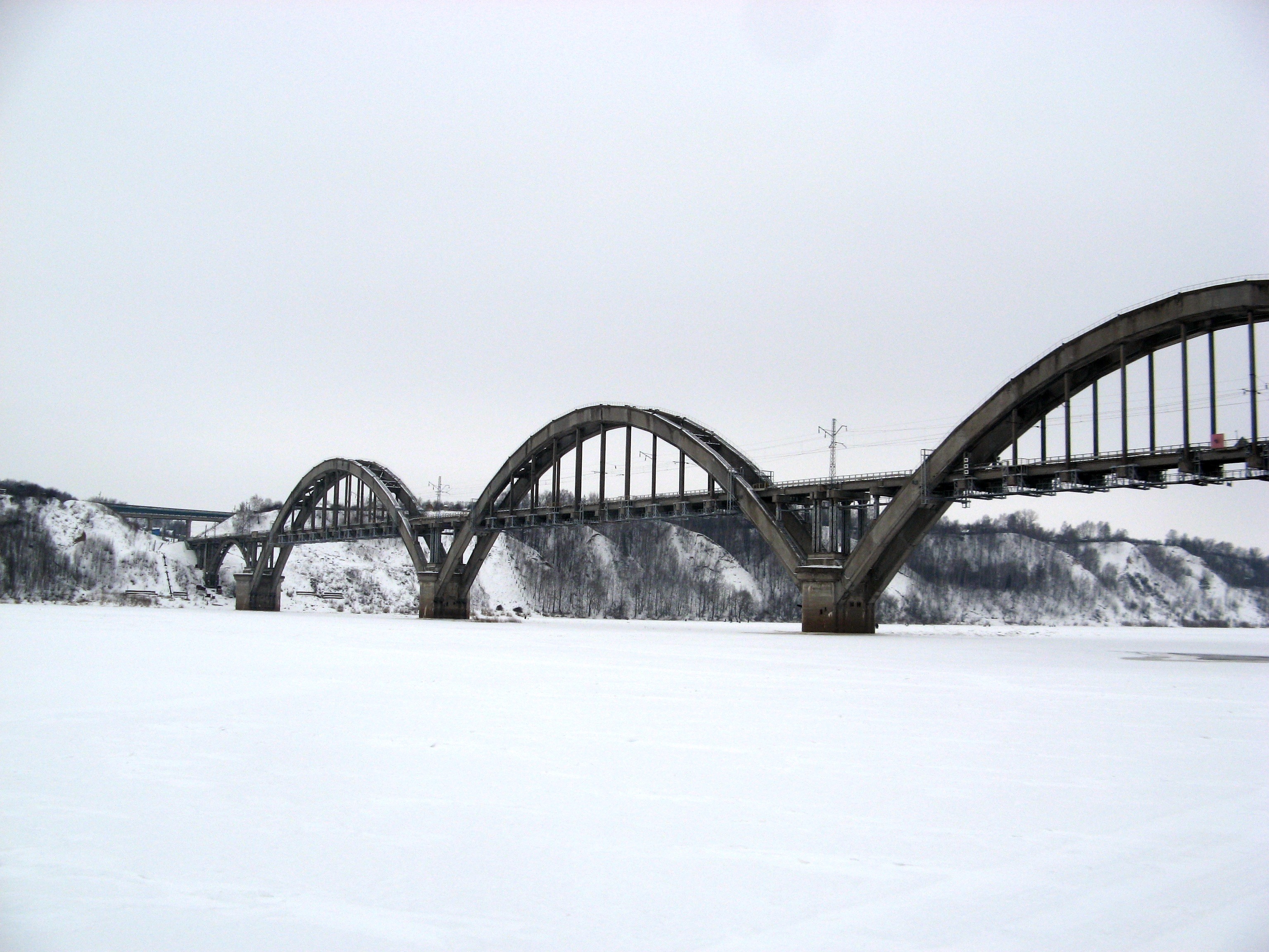Стригинский мост нижний новгород фото. Стригинский мост нижний новгород ямы. Стригинский жд мост нижний новгород. Сартаковский железнодорожный мост нижний новгород. Стригинский мост где находится в нижнем.