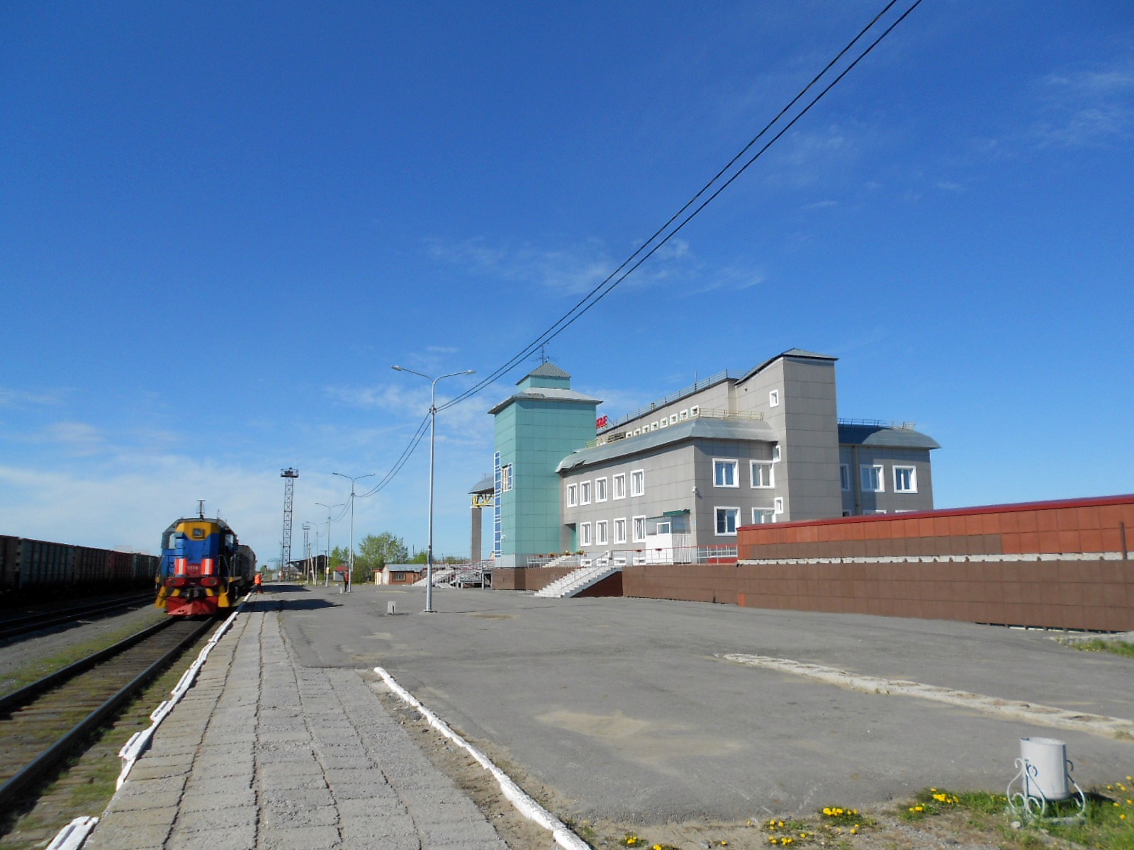 Поселок приобье хмао. Приобье вокзал. Жд вокзал приобье. Пгт приобье хмао. Пгт приобье хмао.