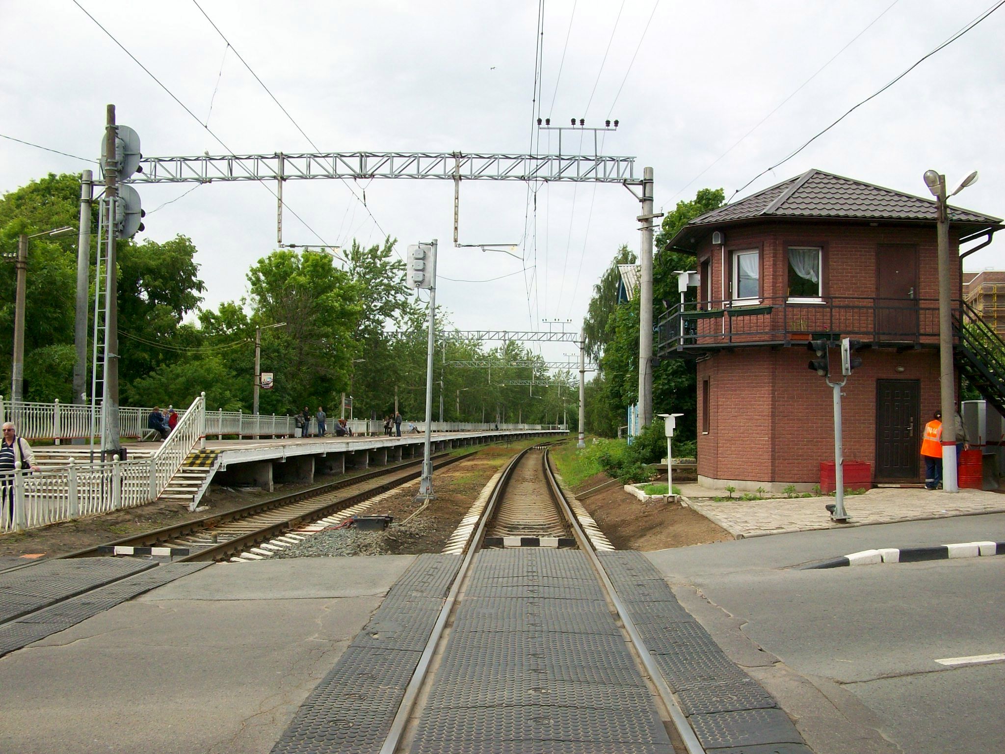 Платформа курорт, сестрорецк, улица максима горького. Здание вокзала в сестрорецке. Станция александровская сестрорецк. Сестрорецк жд. Сестрорецк жд.